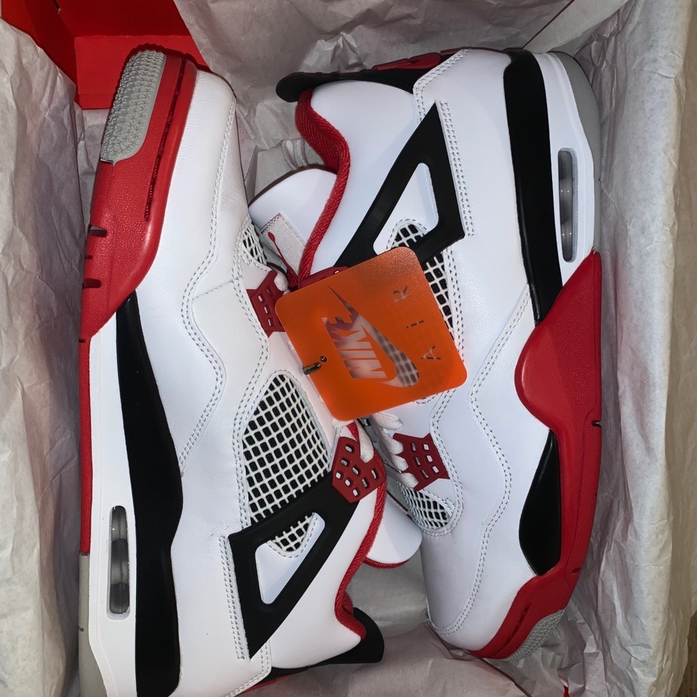 Air Jordan 4 Fire Red (2020)